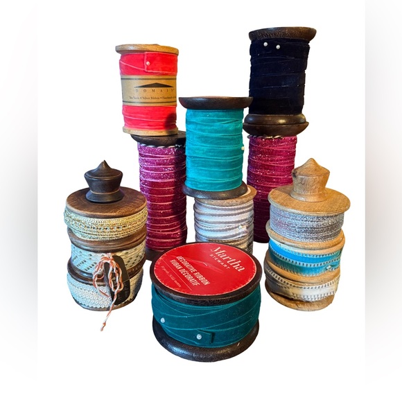 Martha Stewart + Other Brands Pre-Loved Wood Spools Velvet & Glitter Ribbons - Picture 2 of 10